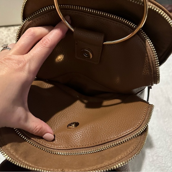 Bow Leather Backpack - Picture 4 of 6